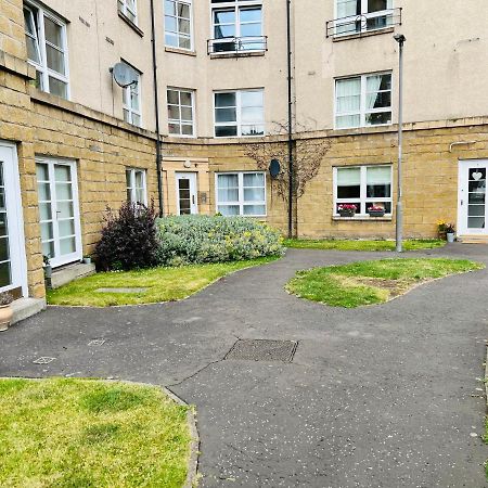 Peaceful 2 Bedroom Flat With Free Parking 에든버러 외부 사진